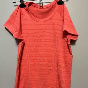 Lululemon run swiftly t shirts GUC. Size 8